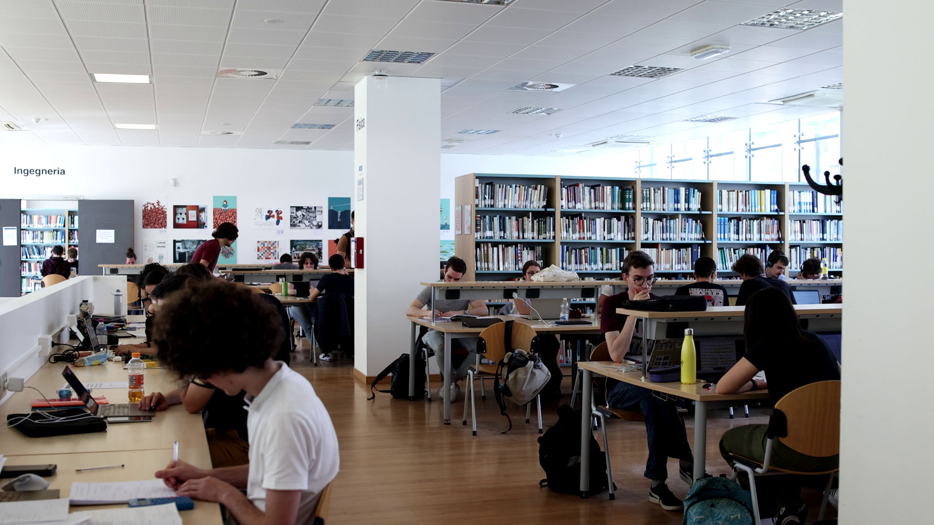 La biblioteca e l'aula studio del Polo Scientifico Tecnologico "Fabio Ferrari"