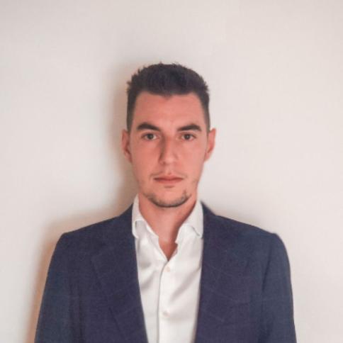 Primo piano studente laureato